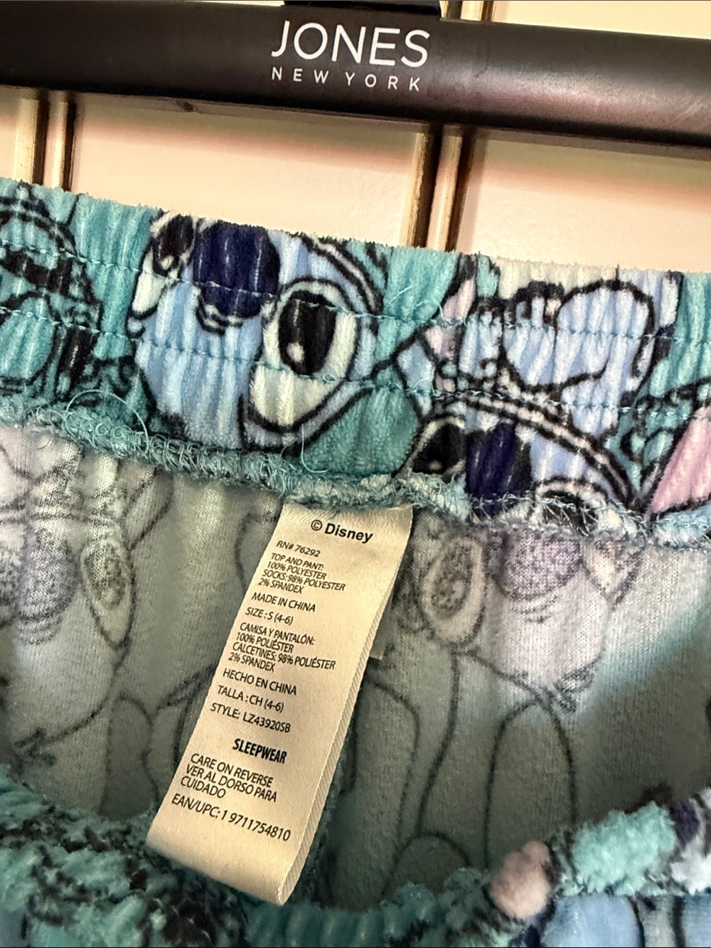 Disney Teal Ladies Size 4- 6 Stitch Plush Pajama SetPockets in Blue & Turquoise. - Picture 3 of 4